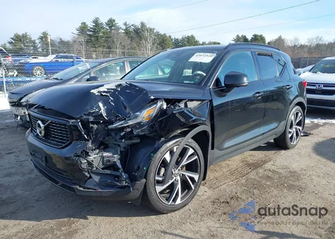 2019 Volvo Xc40 T5 Momentum/T5 R-Design z USA, uszkodzony, nr VIN YV4162XZ1K2017722